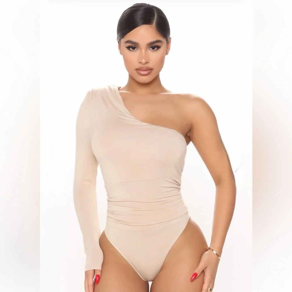 One-Shoulder Beige bodysuit - Picture 3 of 5